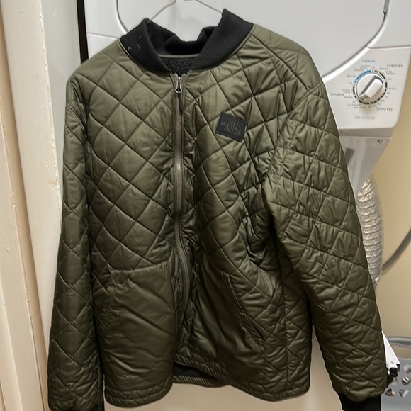 The coat dosent fit me - Picture 3 of 4